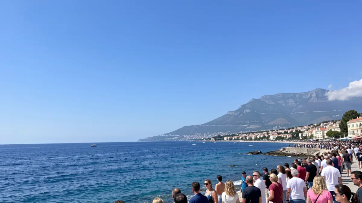 Imatge genèrica del cel i la costa de Peníscola.
