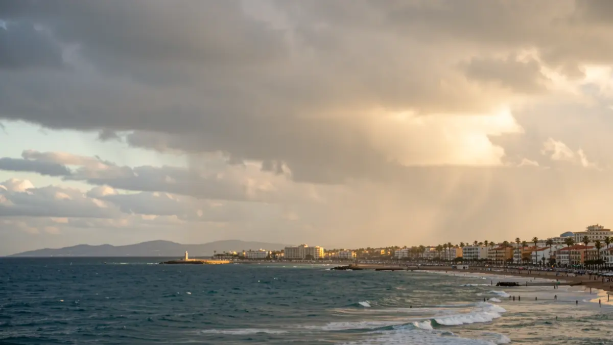 Imatge genèrica de cel ennuvolat amb possibles pluges a la costa de Gandia.