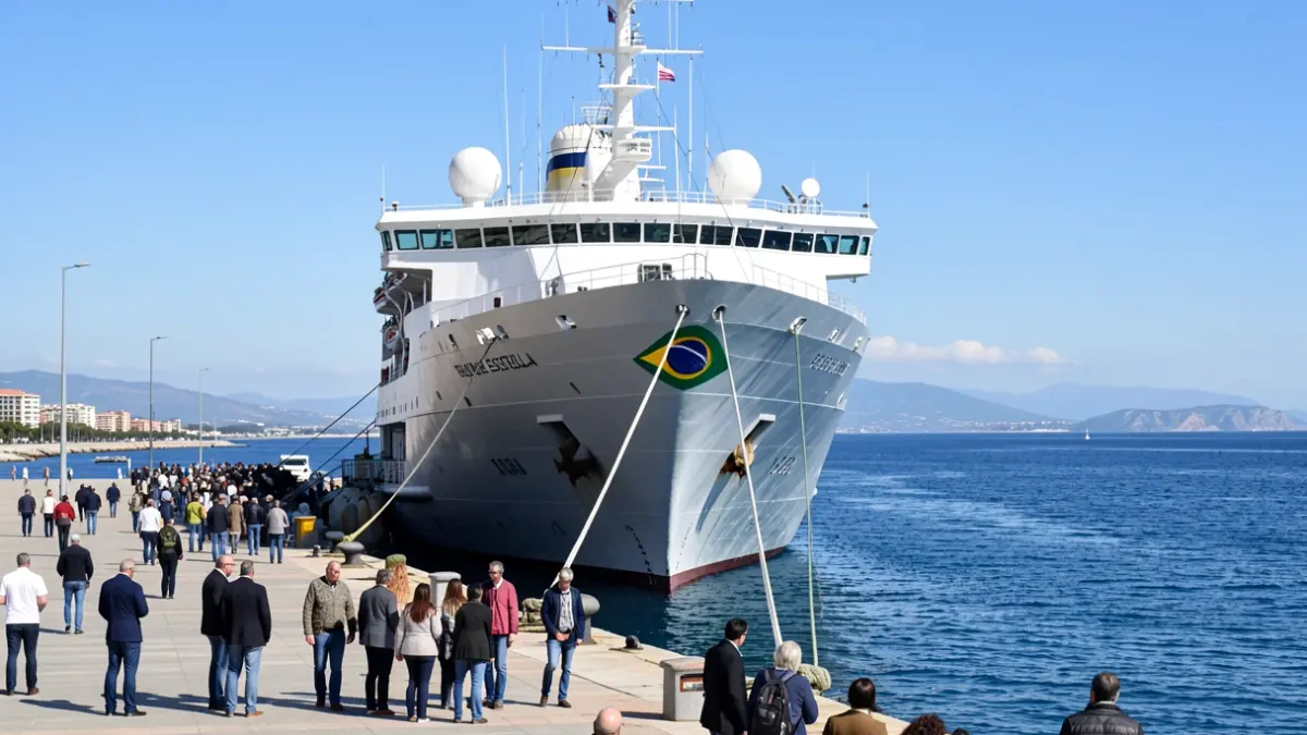 Imatge genèrica del Buque Escuela Brasil atracat al Port de València.
