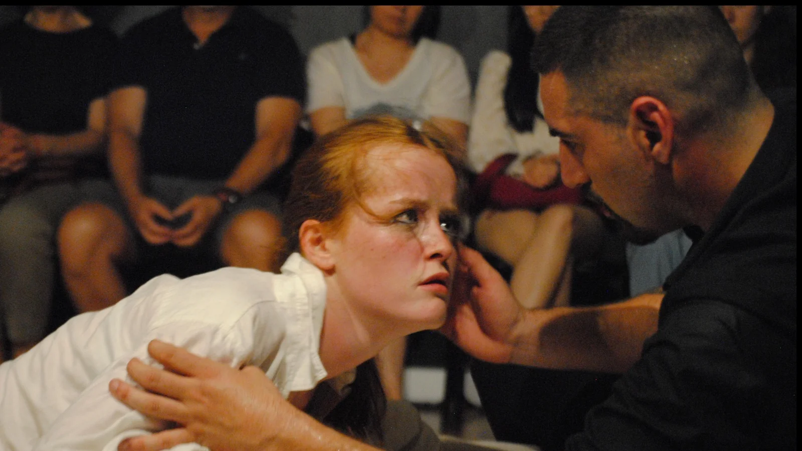 Is your dream to be an actor or actress? At A Porta Oberta, Escola Superior d’Arts Escèniques, we bring you closer with 3 scholarships of 40%